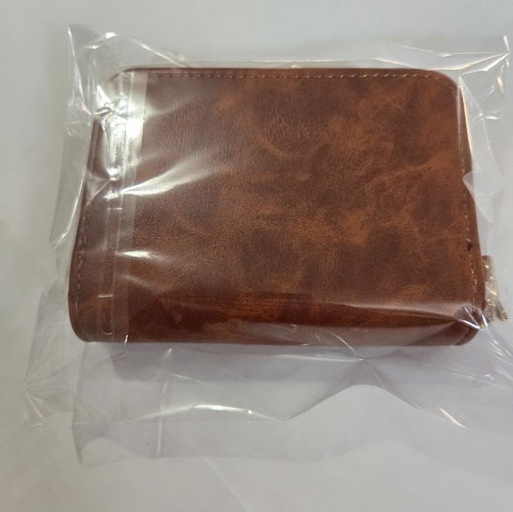 NWOT JESUS CARD HOLDER/WALLET FLUX LEATHER FLORAL - Picture 2 of 3